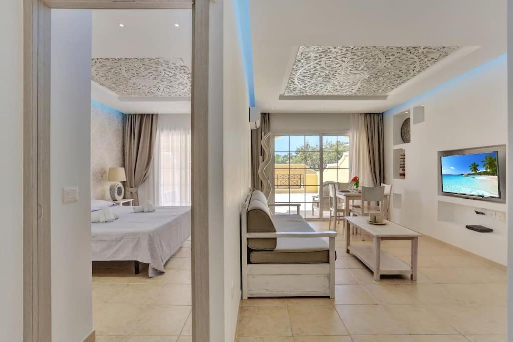 فيلا Luxury House Granada Park أرونا المظهر الخارجي الصورة
